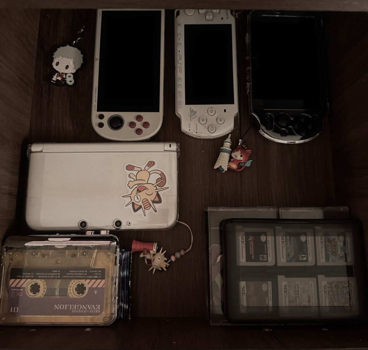yunscaramouche's tweet photo. 📼🎮 https://t.co/s58DMclWIa