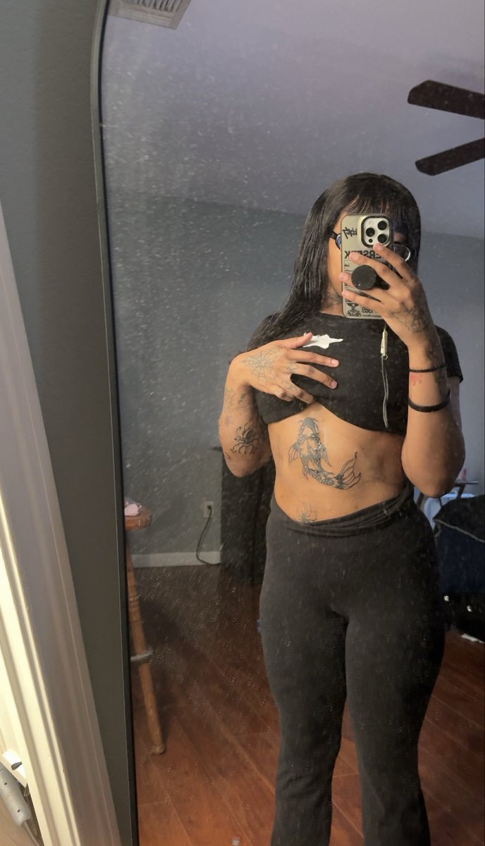 SuccuBoot's tweet photo. And that’s only grinding for the things you need and want then acting like nothing happened LMAOO shhh yall enjoy pics of me https://t.co/glhMIB44ZC