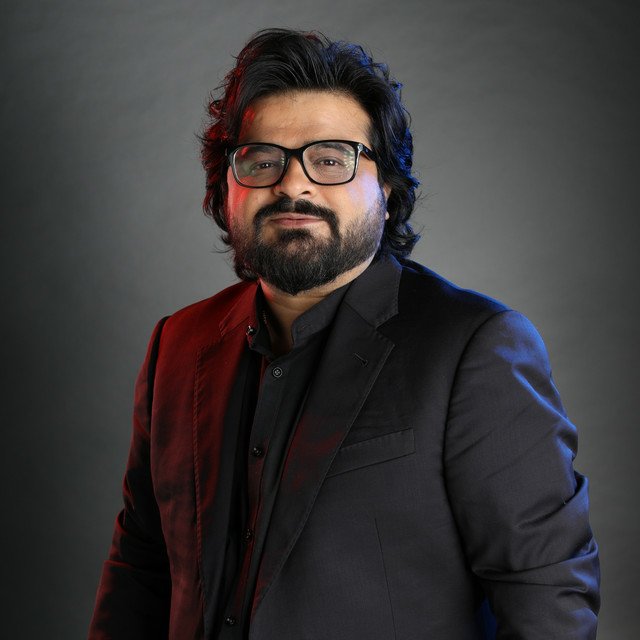statistics_kpop's tweet photo. BTS, Arijit Singh, and Pritam are the only Asian acts that have never dropped off Spotify's Daily Top Artists Global chart.

All three have been present for every one of the 1,802 days since the chart's inception. https://t.co/H8nif3M6ye