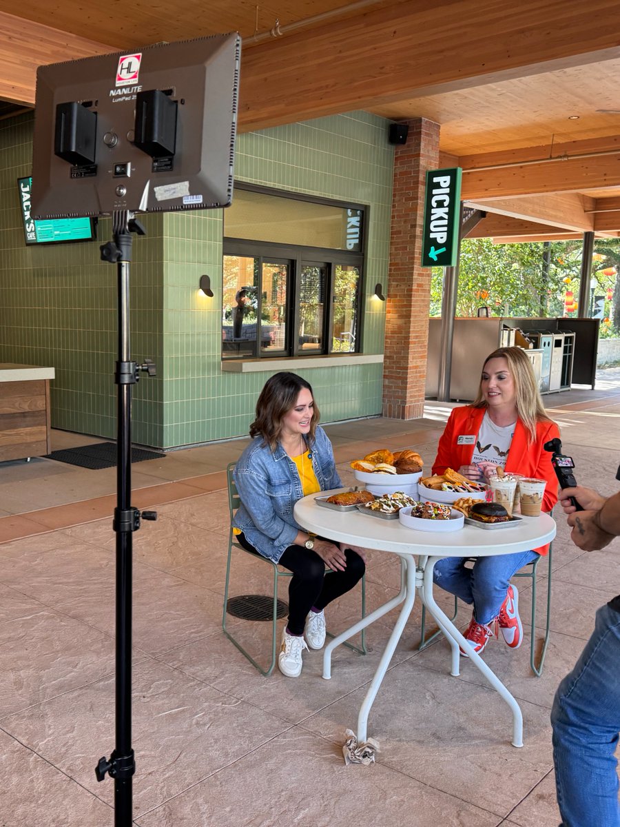 houstonzoo's tweet photo. Lights, camera, Zoo! 🎥🐾 @KPRC2  Houston Life brought its entire 1–2 p.m. show to the Zoo for a fun, behind-the-scenes look at all there is to experienc at Zoo Boo.   👉 https://t.co/ZT8SD13I4U https://t.co/r2gMwvLps7