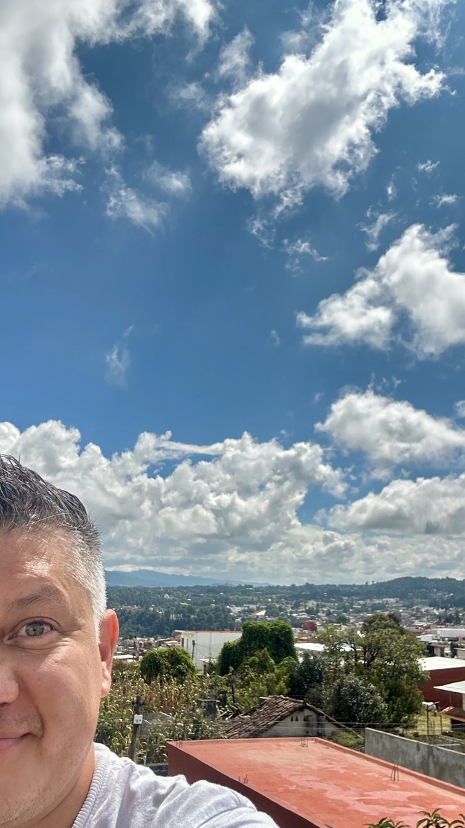 codelogg's tweet photo. aquí todo vibra bien chingón, me voy a quedar aquí 

#UXLife
#blue https://t.co/9Cs3812BD7