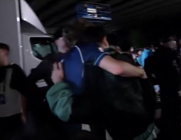 voidfnx1_'s tweet photo. Vico &amp; Shxrk shared a Moment after getting 2nd &amp; 3rd in the Global Championship ❤️

True Sportsmanship. https://t.co/0awPVtPyP8