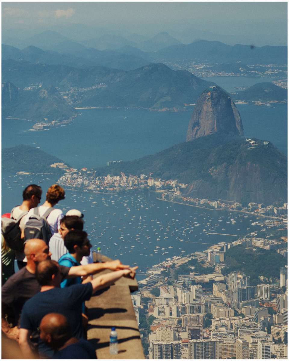mynameisjojoca's tweet photo. cidade chocante! 

(acabei de ver que tem um fungo na lente da minha camera) https://t.co/S7x8L5Xe6o
