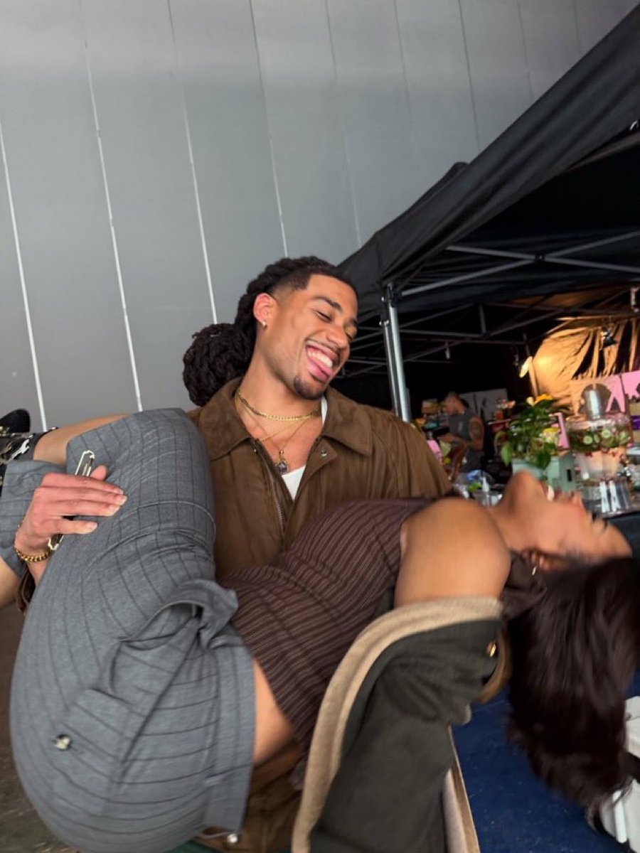 Monbijuju's tweet photo. “That should be meeeee…” https://t.co/vJ0bPOojE2