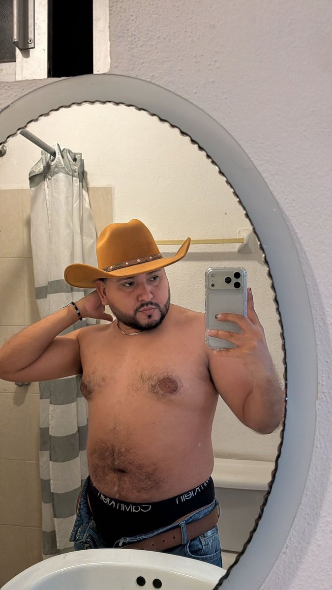 AlanRobertho's tweet photo. 🐴🐻🤠 https://t.co/qt7j1aEf0s