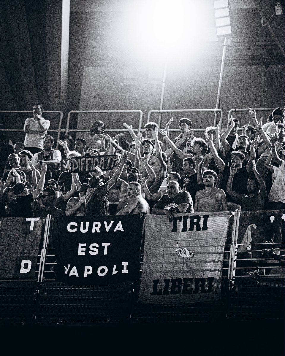 basket_napoli's tweet photo. “𝑴𝑨𝑰 𝑺𝑶𝑳𝑶” 🙌🏼

#NapoliBasketball 💙 https://t.co/ALK7AGr5iL