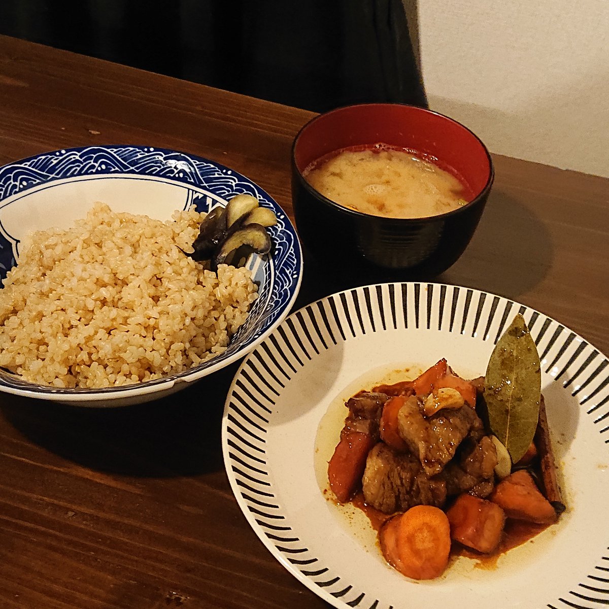 TAKUYA_YOSIOKA's tweet photo. 【アドボ】🐷

フィリピン🇵🇭の家庭料理の1つ
日本で言う豚の角煮です

現地の人によると
ニンニクを入れるのが必須ですって✨
#自炊 #料理 #おうちごはん #拓珈琲 https://t.co/hsT4OZLcom