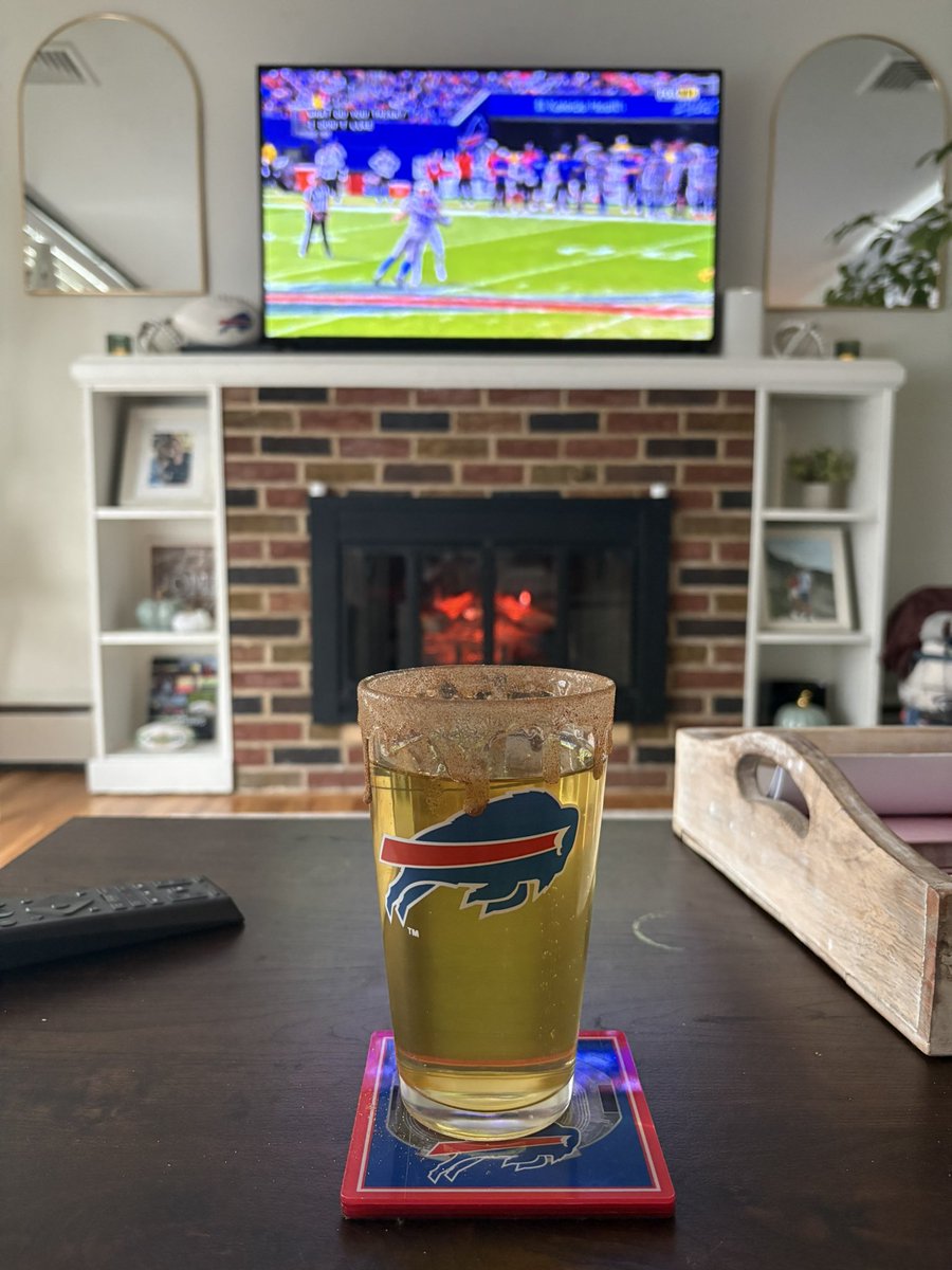 GabrielleMediak's tweet photo. Well it wasn���t always pretty but a win is a win! #BillsMafia https://t.co/NBmbWK6eYu