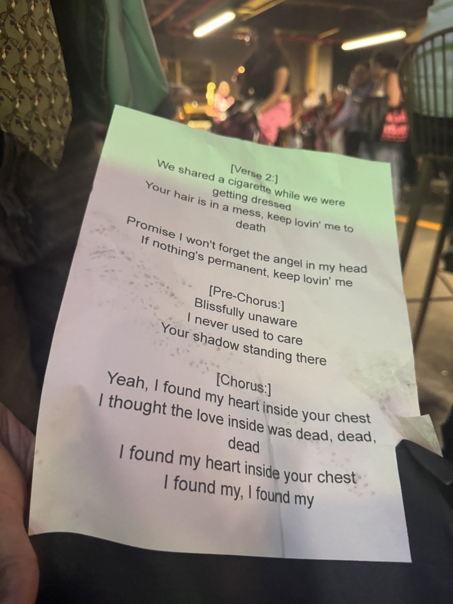 calumfoundisa's tweet photo. @nanalovescake Confirmo, porque a una chica se la regalaron y le tomé foto a la salida jdjs https://t.co/6gD6L1wLzj