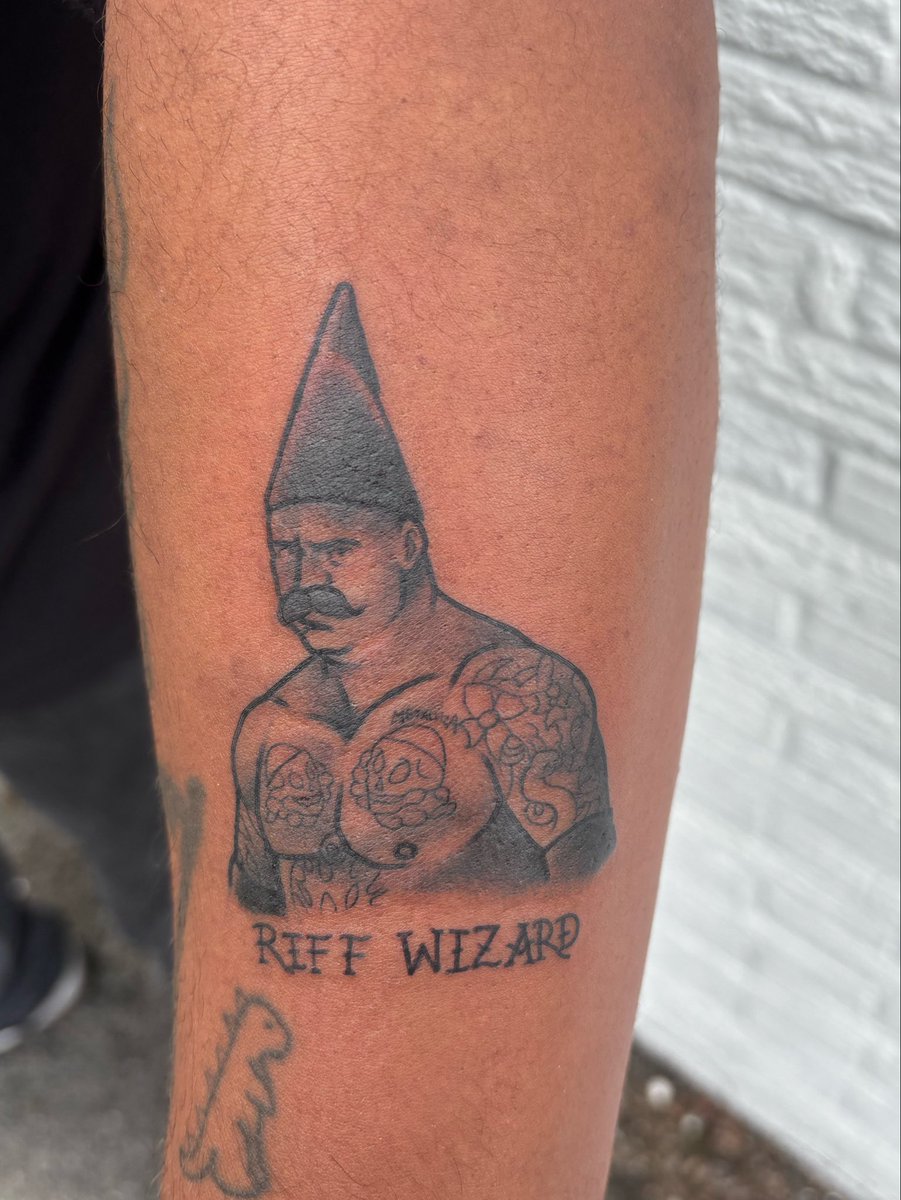 blkwdxvx's tweet photo. First Andy tattoo I’ve done since his passing 🖤 https://t.co/2OO5EC8vvP