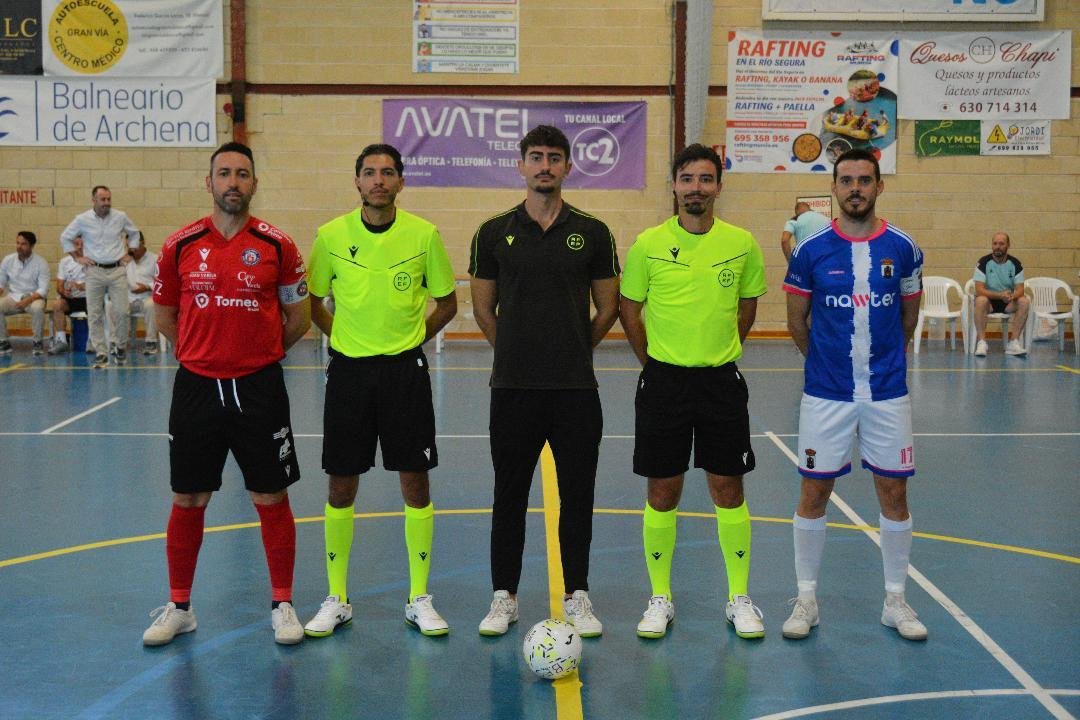 CoGAFS's tweet photo. 🏆 2ª División B | Grupo 5 | Jª 2
👥 Juan Moya / Sergio Pineda
👤 Pablo Tomás
@BlancaFS1 🆚 @NazarenoDHFS
📸 @BlancaFS4
#futsal #aretofutbola #futsalreferee #blanca #cogafs https://t.co/0rNMxqk4QA