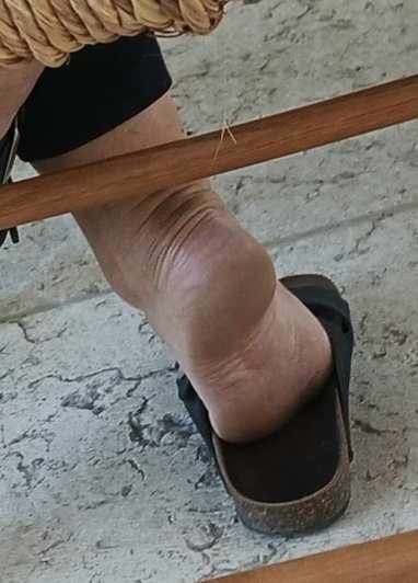strong_04984's tweet photo. Wife feet https://t.co/OFZ1GB2Uhi