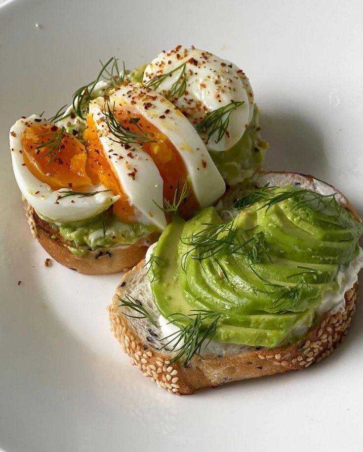 MarieLobbdpo2's tweet photo. Compra rápida hoy: tomates frescos, aguacates maduros y pan rústico para una ensalada deliciosa. Listo para cocinar en 10 minutos! https://t.co/nVzBdp7tqT