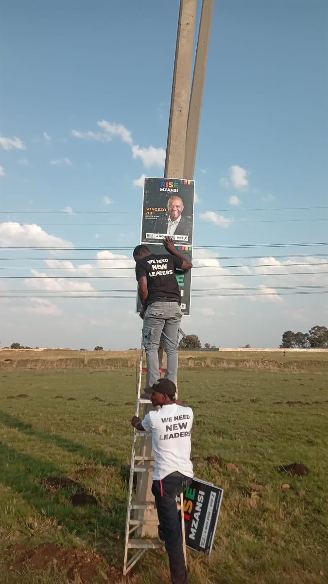 Rise_Mzansi's tweet photo. Mogale City and Mamelodi are on the move! 🙌🏾 From postering to door-to-door, RISE Mzansi is reminding communities to vote RISE Mzansi, with just 37 days to go until the elections.
#VoteRISEMzansi #RISEMzansi #WeNeedNewLeaders #LGE2026 #37DaysToGo #CommunityFirst #OnTheGround #MogaleCity #Mamelodi