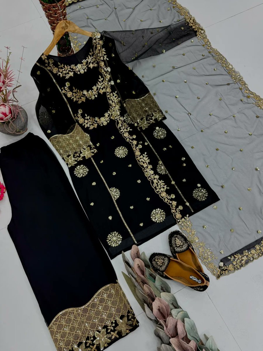 LeanCoffenpkt's tweet photo. New designer heavy embroidered sequin three-piece suit set. Code: ST-251 
Price: 1350

Fabric details
Sizes M (38), L (40), XL (42), XXL (44) 
Fully stitched, up to size 44

Palazzo: Heavy faux georgette with heavy embroidered sequin work, https://t.co/oCTn4UyyFe