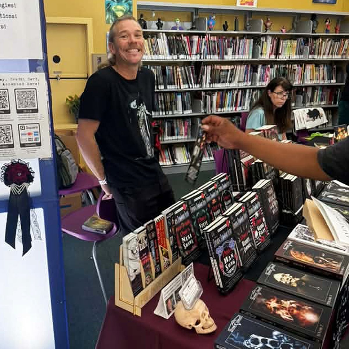 ericjguignard's tweet photo. Great time at Anaheim Public Library's second annual SPINAL DREAD: HORROR LITERATURE & CULTURE FESTIVAL! The library was packed with attendees, the staff were wonderful, the vibe was welcoming. Fun to vend with friends, meet other authors, and I sold a ton of books! #spinaldread https://t.co/j5gcYNNm8w