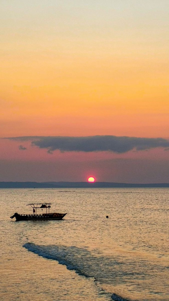 purelivn's tweet photo. sunset https://t.co/JxiOfZ2iCb
