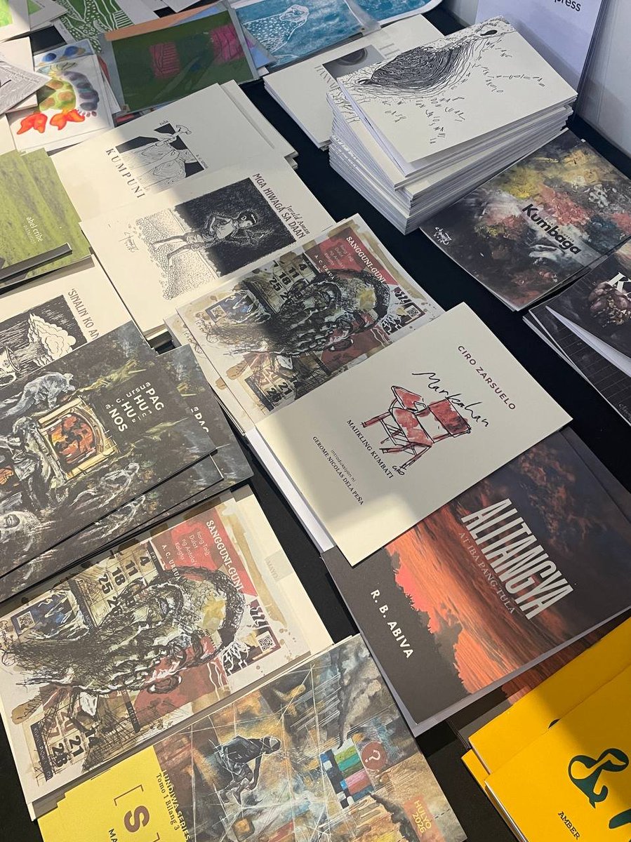 liminal_fea's tweet photo. looking for #booktwt moots 📚

🖇️ a planner who buys books unplanned
🖇️ a book juggler, reading 10 books a month (reading not completing)
🖇️ fav themes: selfhood, societal critique, slice-of-life
🖇️ also looking for booksta, booktok, &amp; boxd mutuals

♡ + ↻ to be moots ! https://t.co/z0Sre3G1e5
