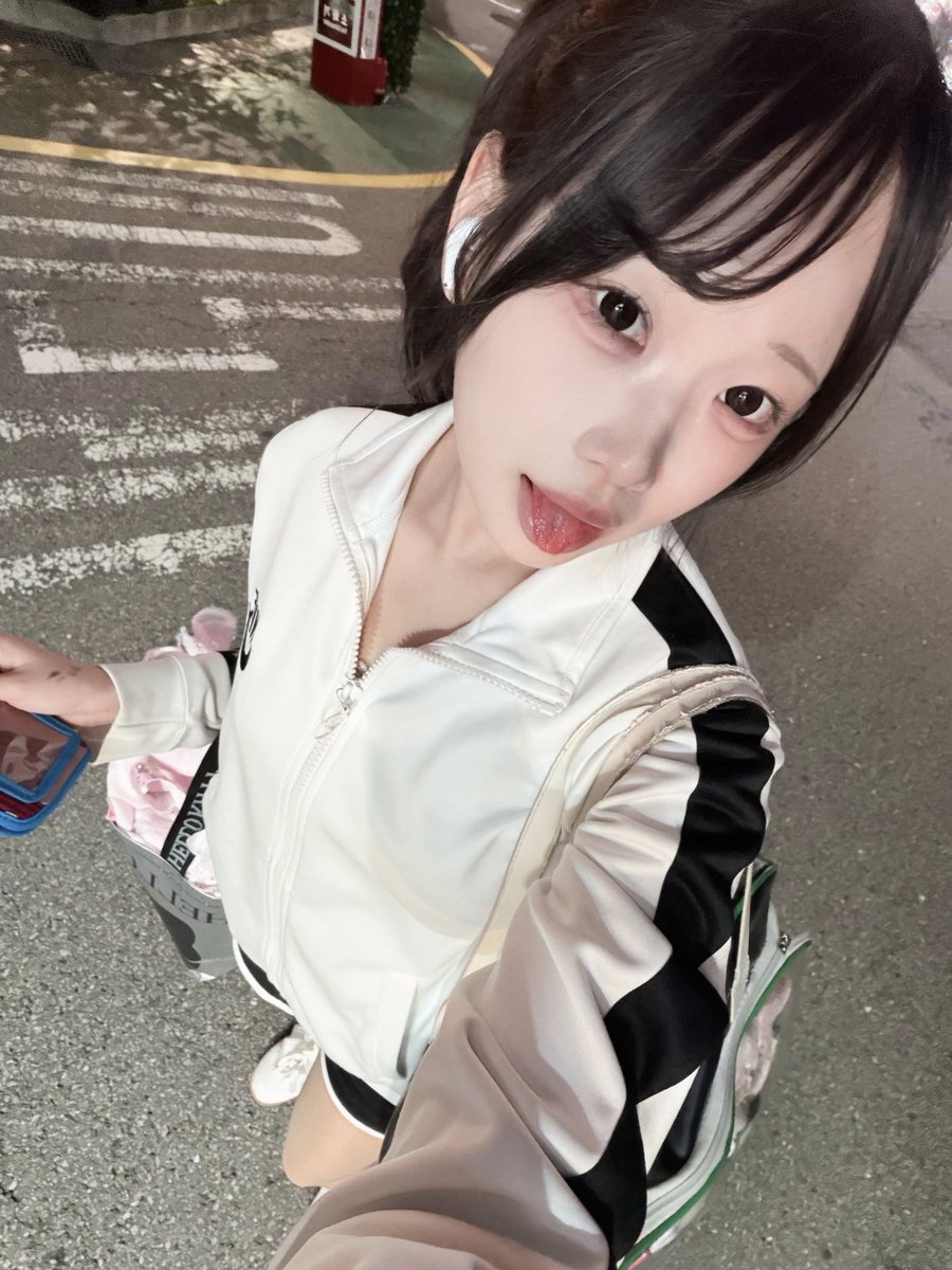 ANiMA_S4rA's tweet photo. 보고 싶은데에(⸝⸝⸝╸▵╺⸝⸝⸝)♡ https://t.co/q7CirR381L