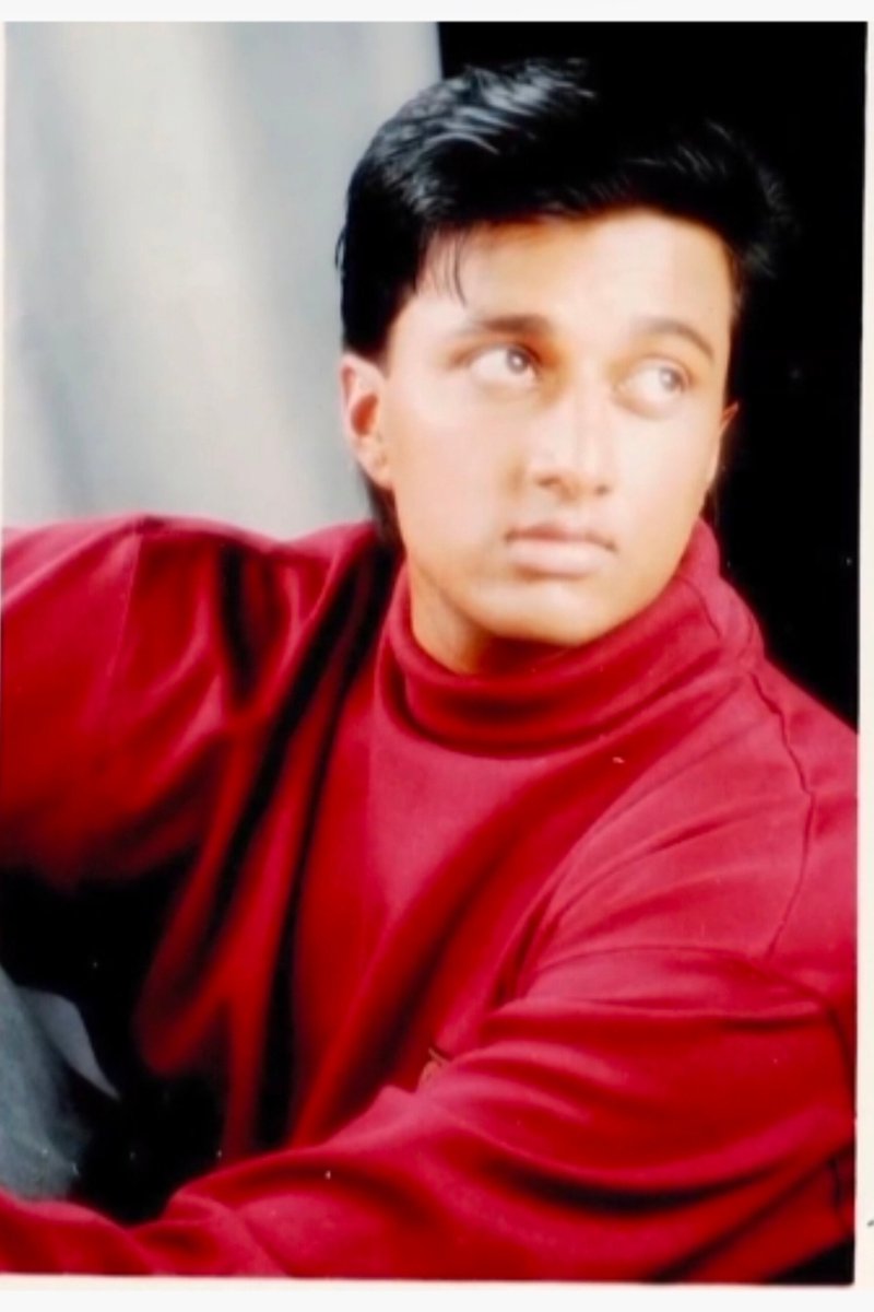 PROUDAYZ's tweet photo. Unseen Pics Of Our Handsome Kichcha Boss From His Gallery 🤩❤️‍🔥

#Kicchasudeep #KichchaSudeep  #BRBFirstBlood #Devaraaya #BBK13 https://t.co/tcnGMqnuxM