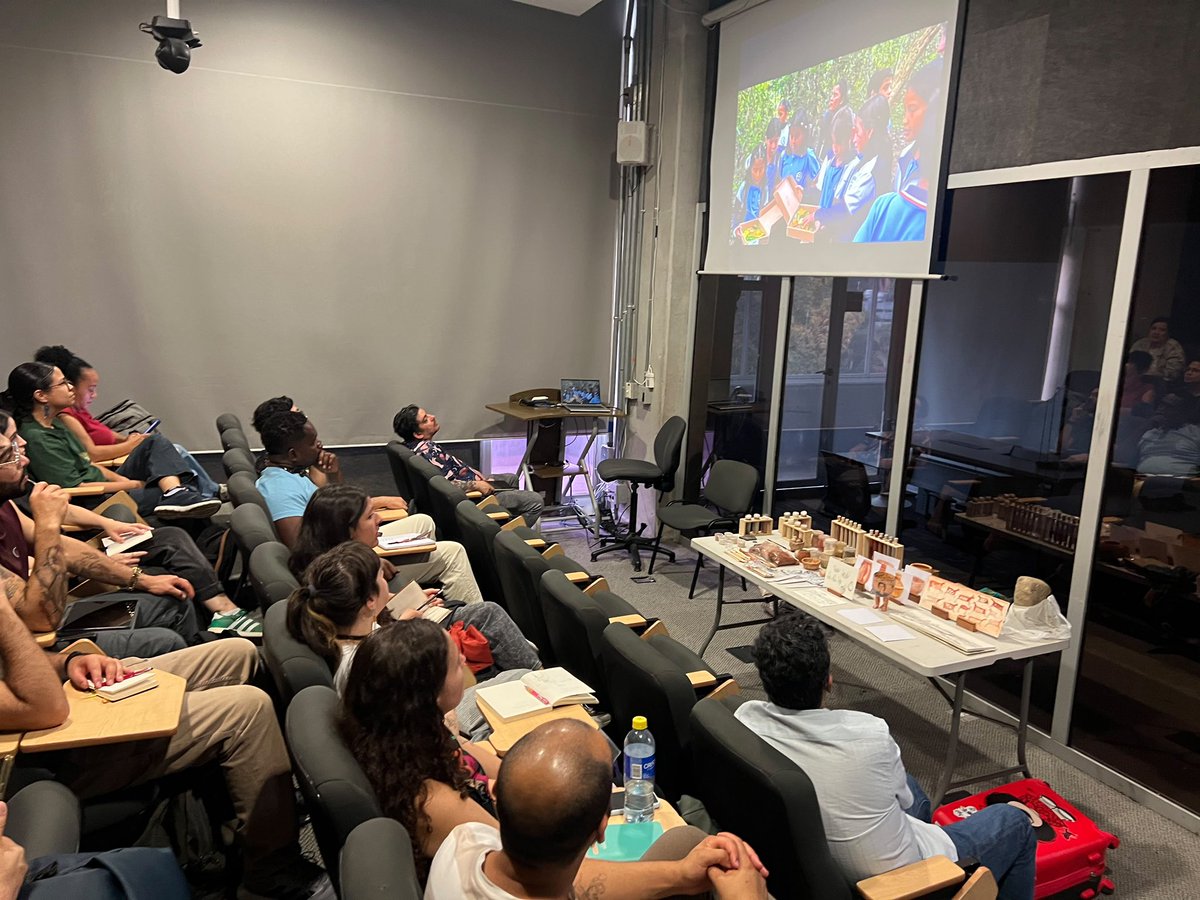 El_Icanh's tweet photo. La participación fue en el Laboratorio de Mediación y Creación: “Hablemos de arcillas”, donde se compartieron los procesos de creación, mediación, renovación de salas y las propuestas museográficas a partir de arcillas de colores, realizadas en el Parque Arqueológico San Agustín. https://t.co/sTGBt24VtX