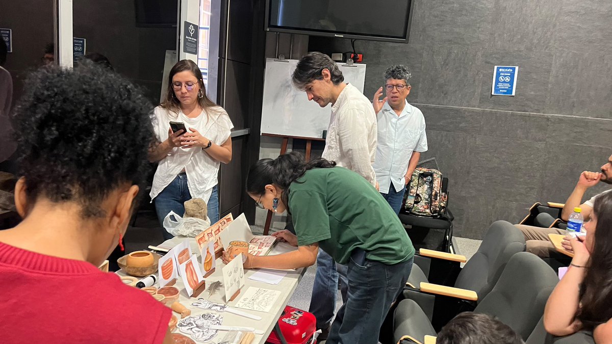 El_Icanh's tweet photo. La participación fue en el Laboratorio de Mediación y Creación: “Hablemos de arcillas”, donde se compartieron los procesos de creación, mediación, renovación de salas y las propuestas museográficas a partir de arcillas de colores, realizadas en el Parque Arqueológico San Agustín. https://t.co/sTGBt24VtX