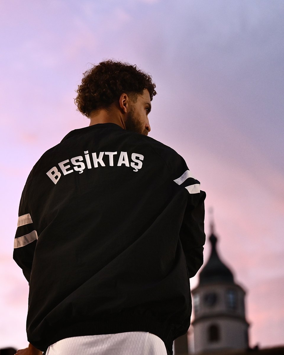 blackwall_bjk's tweet photo. 🦅 Beşiktaş Basketbol fermuarlı üstüne biz bayıldık?

💬 Sizin düşünceleriniz neler?

#Beşiktaş | #PotanınKartalları https://t.co/xljkKwEaf6