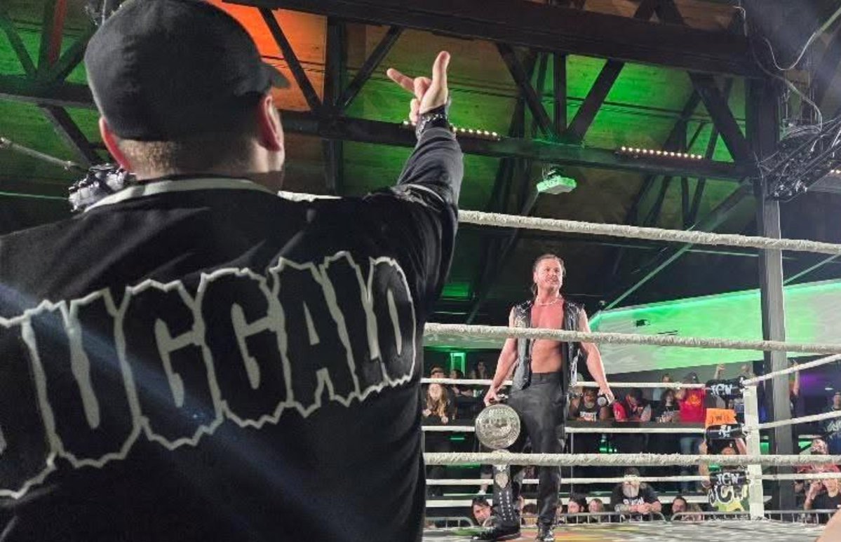 CalebKonley's tweet photo. Fine art 
📷 @Till5Wrestling https://t.co/eOza0ygrt5