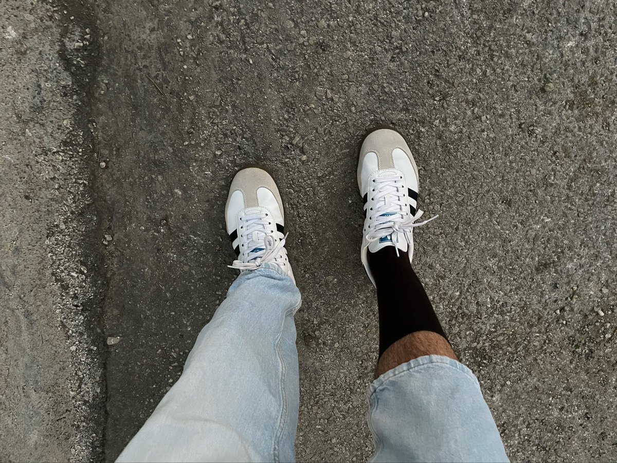 peetsology's tweet photo. i’m out of socks wes https://t.co/dJVezxI1hZ