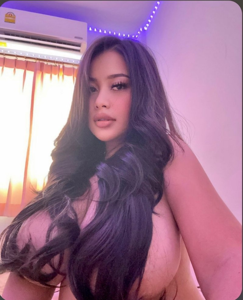 yoursavrae's tweet photo. Are you a boobie lover?😜 https://t.co/jQIUwnr6cX