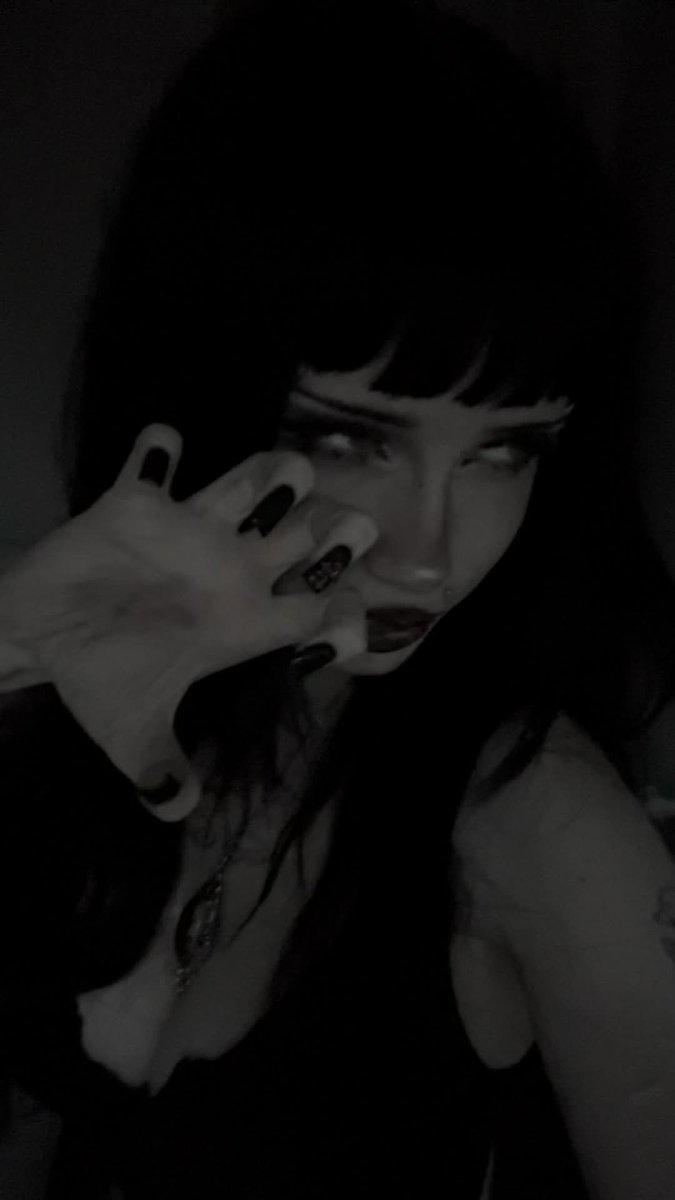 amisahrt's tweet photo. 🧛🏻‍♀️ https://t.co/cbOD0XOFvZ