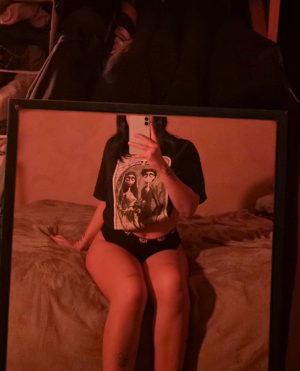 sammy_d0ll's tweet photo. Hi I'm Sammy new seller here! 
♡ she/her 20
♡ autistic &amp; latina
♡ submissive alt girl
♡ cnc, breeding, feet content, hard kinks [faceless!]

↻  +  ♡︎ to be moots!

#nsfwtwt #buyingcontent #findom #ass
#latina https://t.co/Yv8dUz1uXo