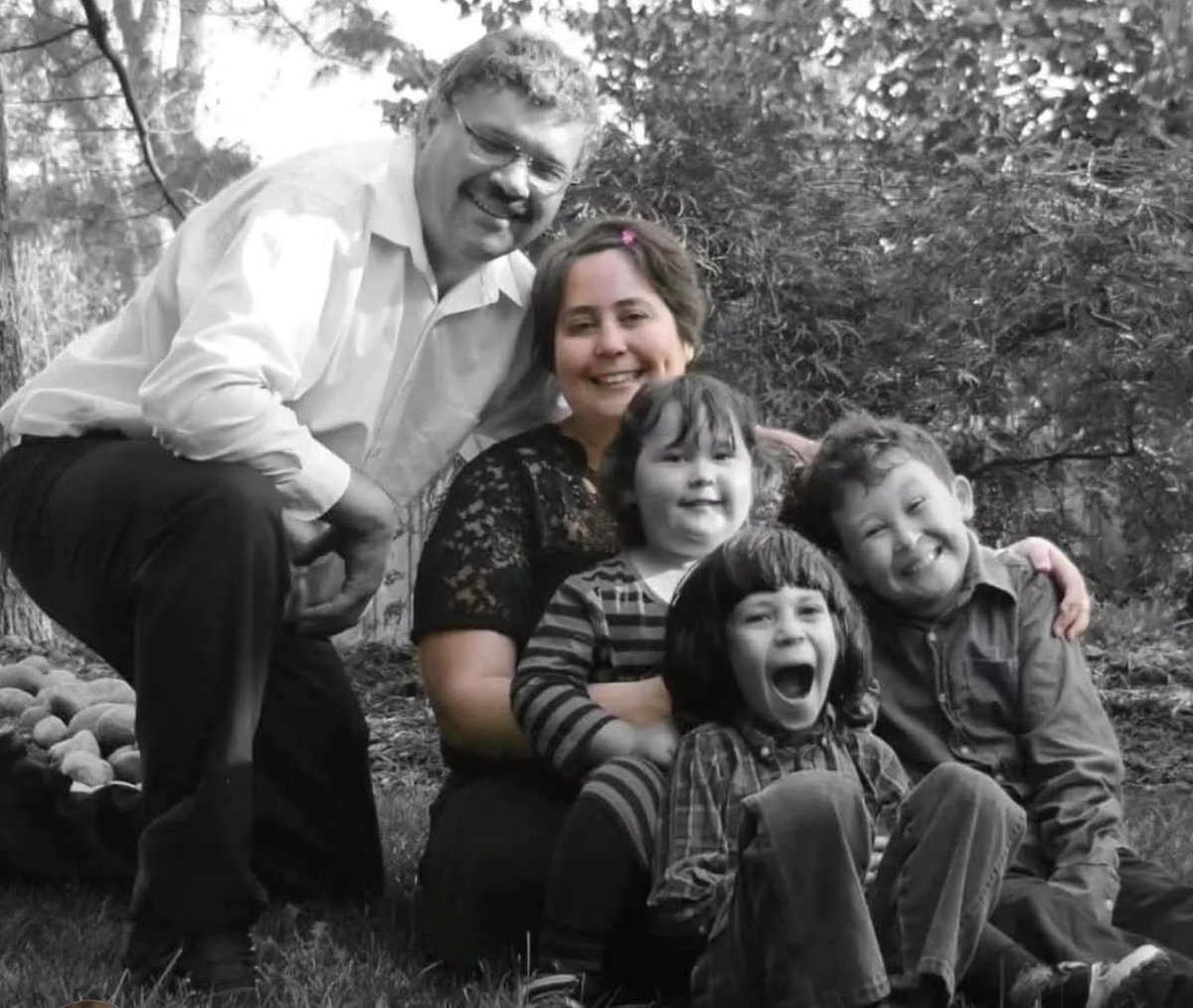 RatedR4Robynne's tweet photo. Just a reminder that your life can change in the blink of an eye. Jenn lives near me. I have followed her story from day 1. This woman has experienced more pain than should be humanly possible. 
Lost her 3 children and her Father to a drunk driver (Mom & Grandmother were injured) 
Miss-carried her unborn baby right after
Lost her husband to suicide bc he couldn’t bare the pain
Lost her home to a fire with their ashes (and all belongings inside)
Marco Muzzo served only 5.5 years behind bars 
I stand with Jenn Neville-Lake #madd