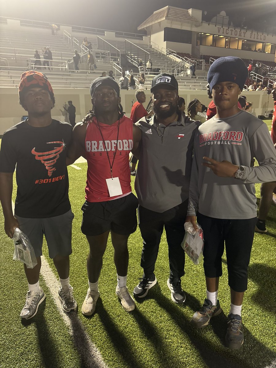 IyenAddison's tweet photo. Had a Great game day visit this weekend at SEU thank you for the invite 
@BHSTornadoFB 
@SEUFireFootball 
@coachmccloud3 
@CoachRussSEU 
@CoachJOdaffer 
@CoachBanfield 
@Baker_A_Ross 
@RecruitingBh https://t.co/tHxDepfvuM