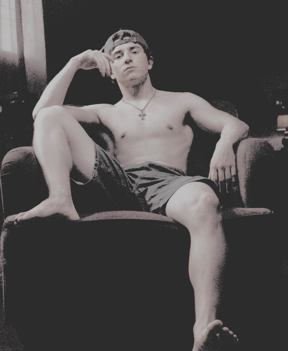 FAPSTR7AM's tweet photo. ᅠ ᅠ ᅠ ᅠ    […]  𝐛𝐚𝐝  boy  attitude,  but  a  𝙶͟𝙾͟𝙾͟𝙳  boy  to  those  who  𝙙eserve  it. https://t.co/XluqUNM36A