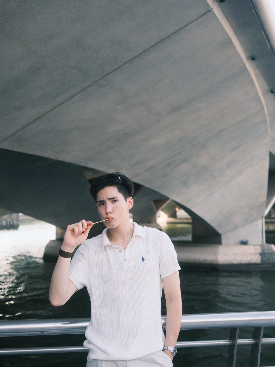 IDEAZONETIMER's tweet photo. Once in Singapore 🇸🇬 

📸 : krnai

#PHUTATCHAI https://t.co/x2FMhQeY3t