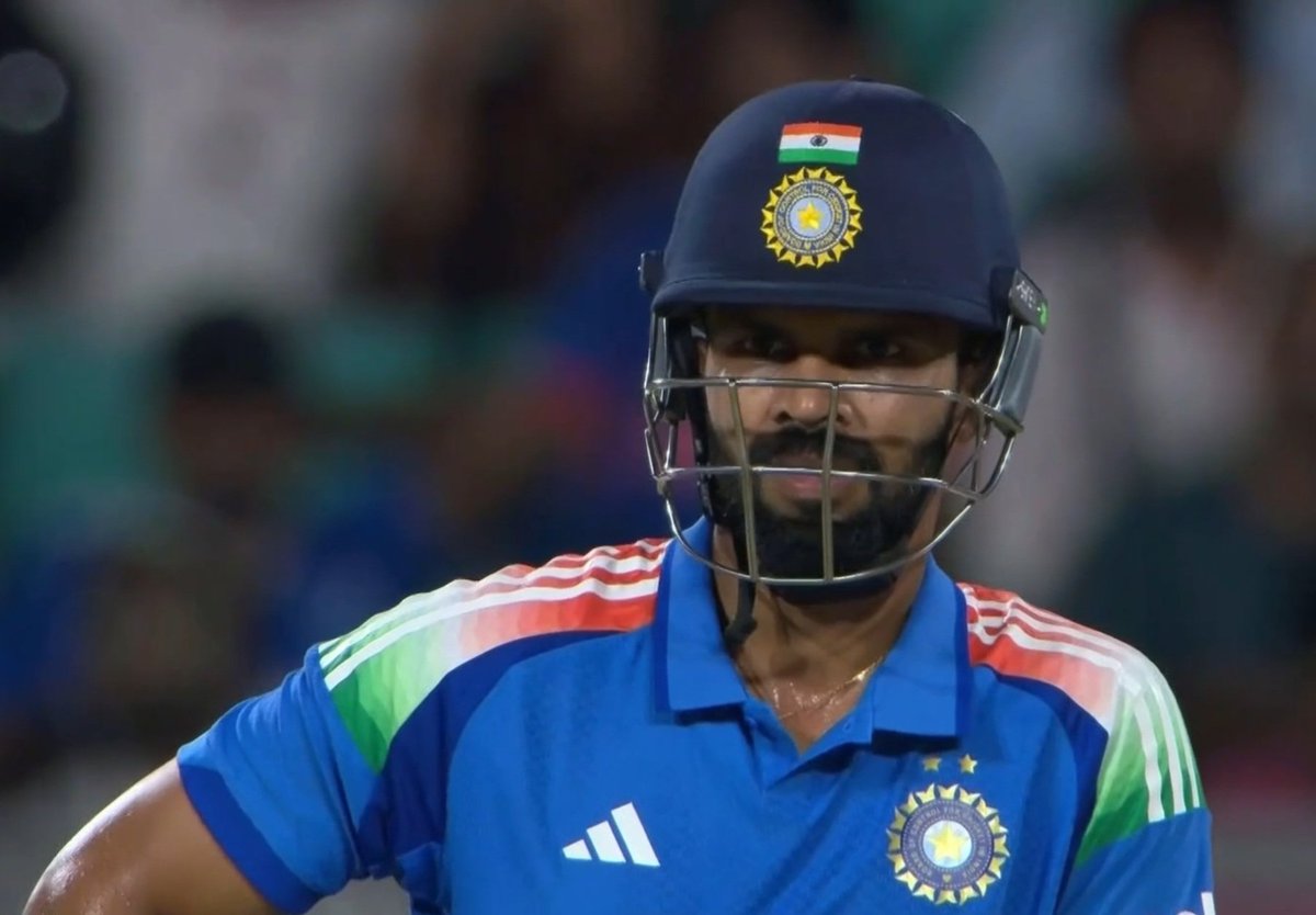 internetumpire's tweet photo. Society needs Kohli and Rutu running between the wickets quite often https://t.co/LcATVKEyGm