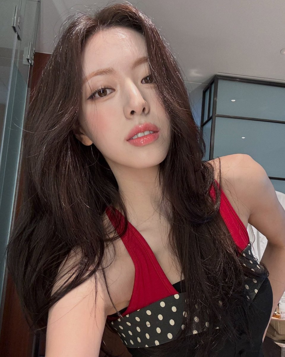 itzyfocusot5's tweet photo. [📸] 260927 | #YUNA (igotyuandme) Instagram Post Update (1/3)

🎵Rosè - New Trick https://t.co/h93jZWNx16