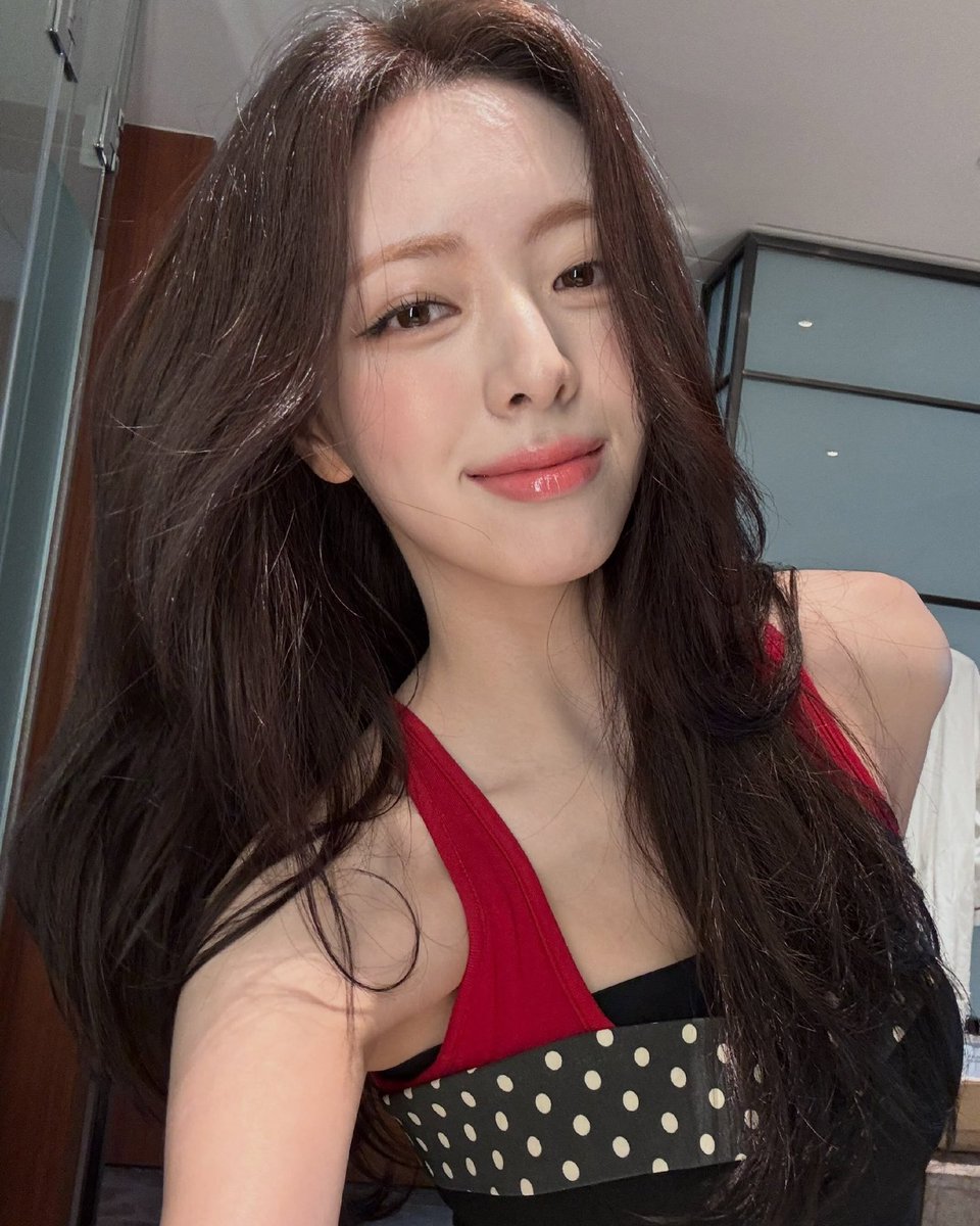 itzyfocusot5's tweet photo. #YUNA (igotyuandme) Instagram Post Update (2/3) https://t.co/zAZMLxMbMp