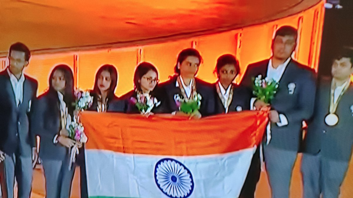Peoplevoice2000's tweet photo. @TheKhelIndia @PMOIndia @narendramodi

India won the Silver in Chess Olymbiad 2026 and Indian Womans team won the Bronze...

Please invite them to the Delhi

Great Achievement. Jai hind 

 @rashtrapatibhvn @grok https://t.co/lj8X4qOg8m