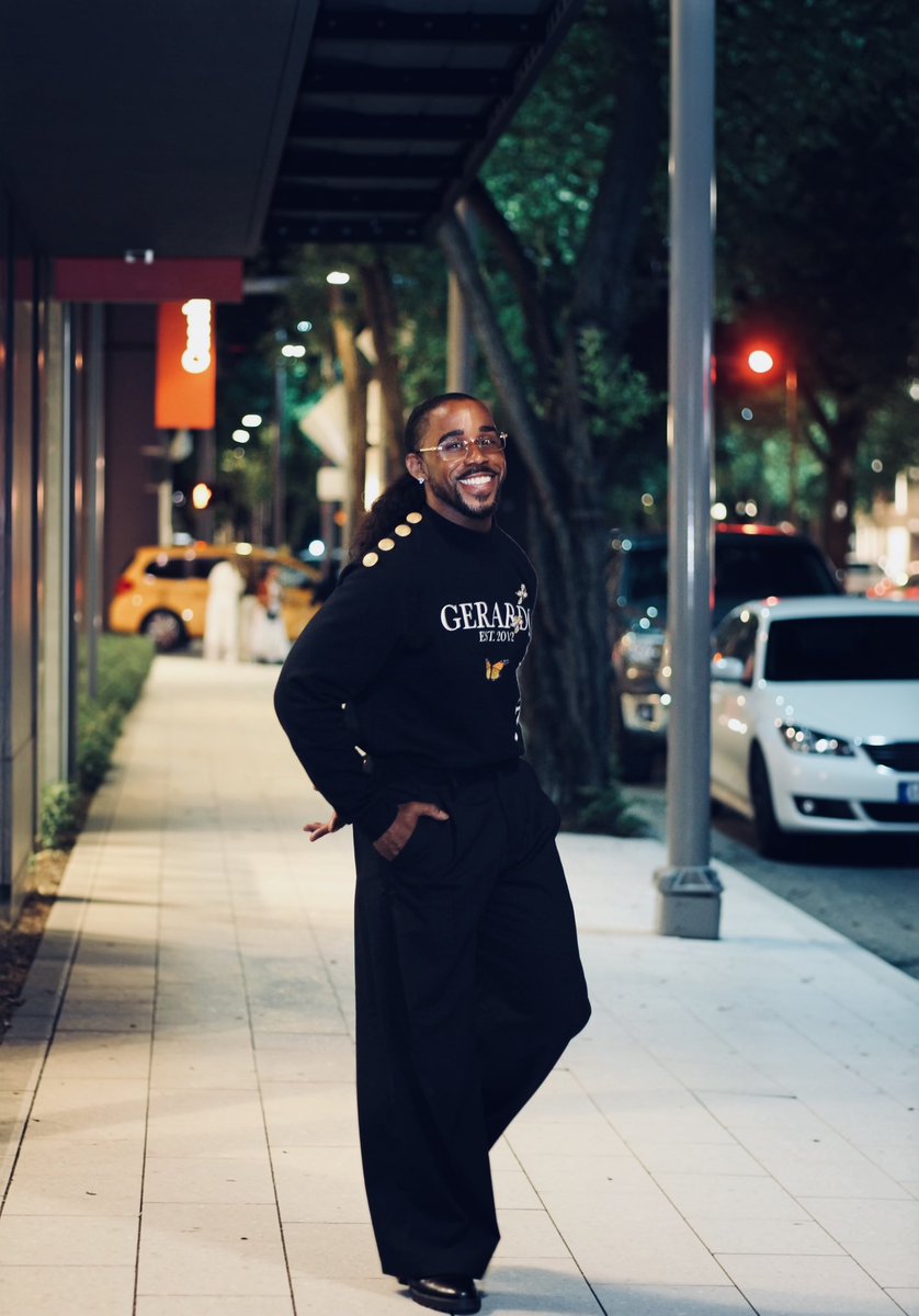 GerardoAmparo's tweet photo. It’s The new designer @gerardo_amparo #IndependenciaDeMéxico #brøndby #ElvishYadav #manfashion #menfashion #miami #dominican #love #smile #LifeIsHard #lifeupdate #whitewine #Huracán (I’m the designer and this is my design) FOLLOW FOR MORE😊🙌🏽 #Happybirthday #FelizSábado https://t.co/oYOPW4xQMk
