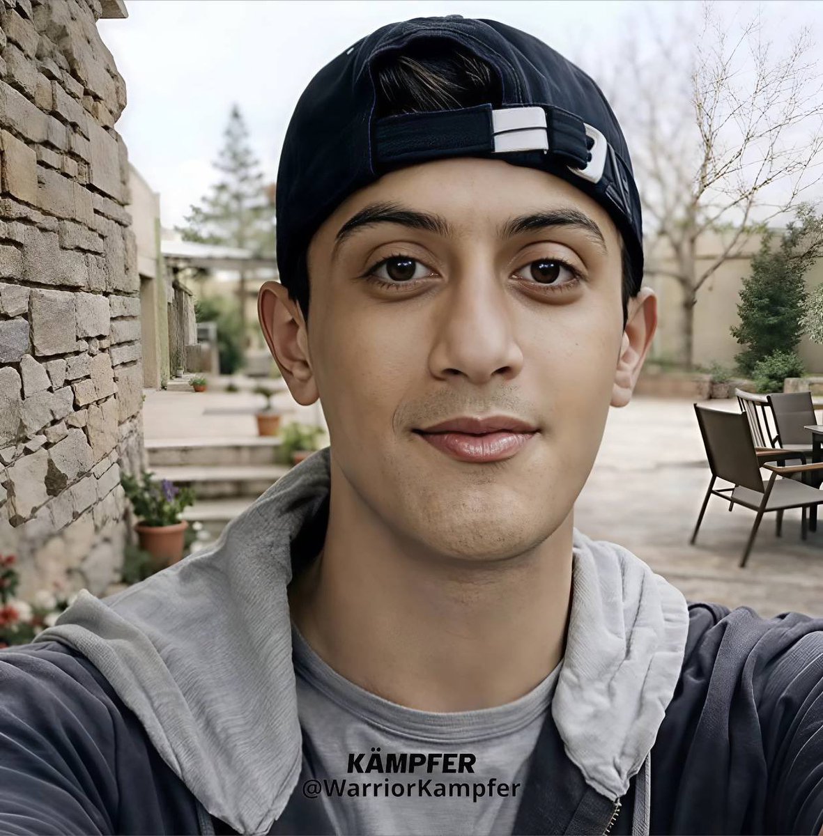 WarriorKampfer's tweet photo. شاهرخ حتی خانواده‌ای نداشت که بعد رفتنش براش گریه کنن؛ این داغ رو کی باید به دوش بکشه؟!
#شاهرخ_همایونی https://t.co/swlkVPuRlM