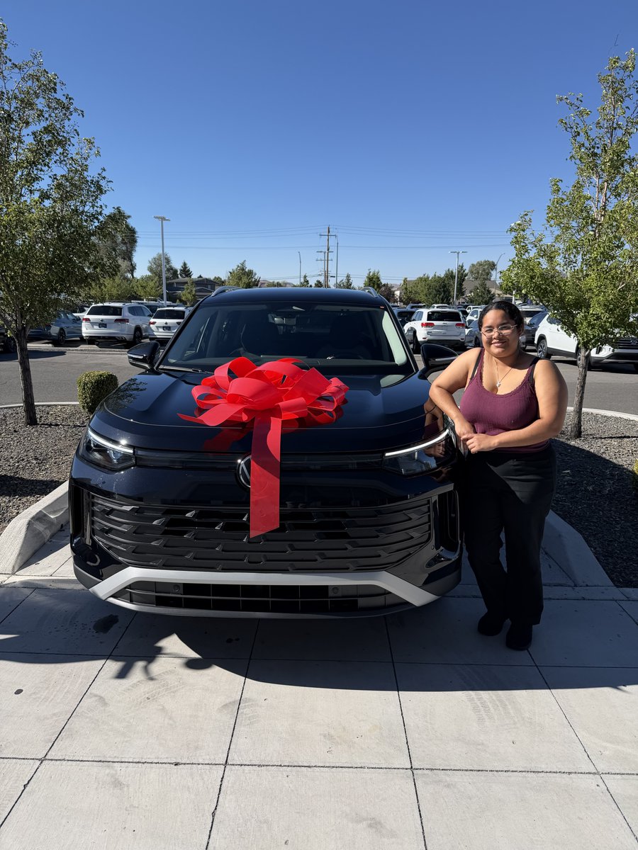 lithiavwreno's tweet photo. Nothing beats that first drive home. Congrats! 🚙🎉 #LithiaVWOfReno #NewCarDay #RenoDrivers #DriveHappy https://t.co/ihC6QDE7Za