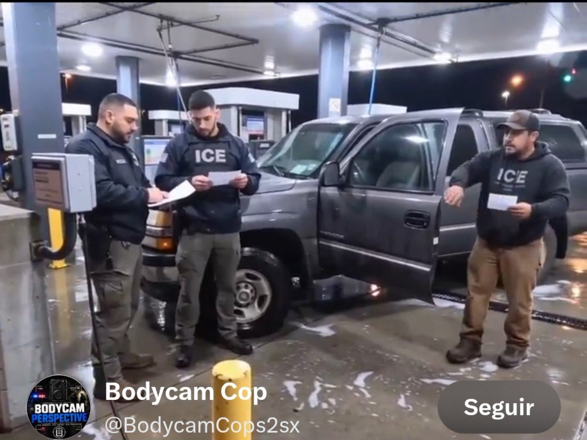 royereb's tweet photo. @BodycamCops2sx Jaja el chico también es del ICE https://t.co/9vjaAIE3t5