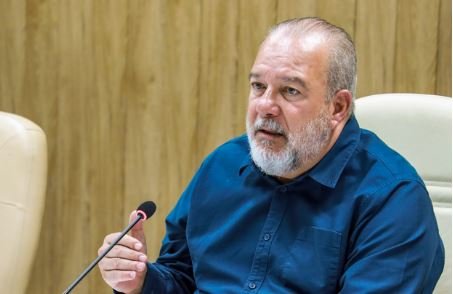 PortalCubaSi's tweet photo. El primer ministro Manuel Marrero destacó que hoy Cuba implementa 158 de las 176 transformaciones económicas y sociales aprobadas para desatar las fuerzas productivas e incrementar la oferta de bienes y servicios a la población.

🔗Los detalles aquí 👇https://t.co/DcgfcZNUZJ https://t.co/lfj1xLXsi7