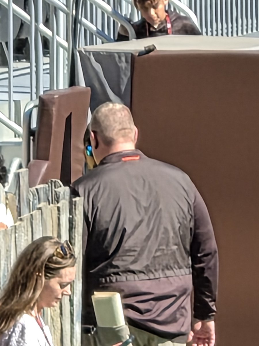 Jtribbs44's tweet photo. @KenCarmanShow @KenCarman "the back of yo head is ridiculous" GO BROWNS https://t.co/4CvIfIOurL