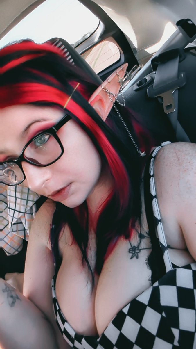 DamagedDaydr3am's tweet photo. Pixie daydream~ https://t.co/Q0enhJmQQl