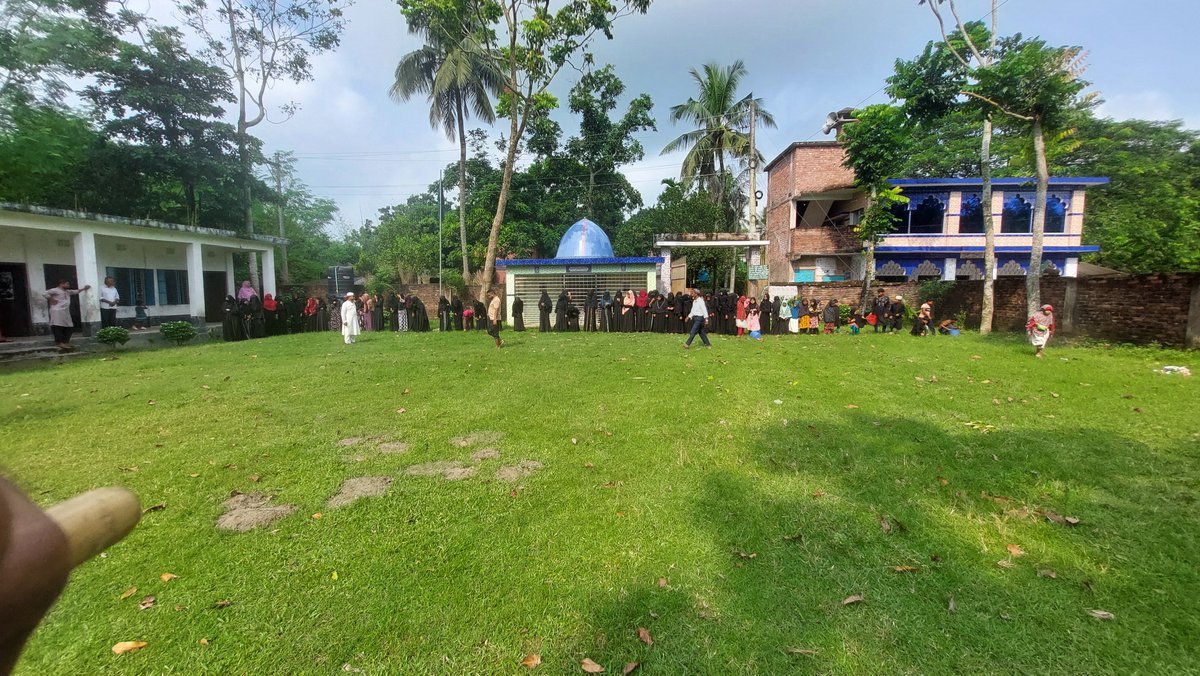 imransayid1's tweet photo. বোধখানা মহিলা দাখিল মাদরাসা কর্তৃক পরিষ্কার-পরিচ্ছন্নতা অভিযানের অংশবিশেষ।।।।
#bodhkhanagirlsdakhilmadrasah #cleaning #neatandclean #schoolcleaning #viralpost https://t.co/CMcvHYHWct