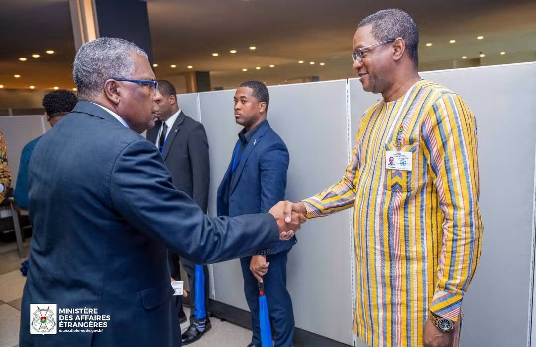 beyondB_DAG's tweet photo. 🟥 Bilateral cooperation: the dynamics in Burkina Faso are generating interest from Indonesia and the Bahamas who wish to strengthen their partnership with Ouagadougou

( New York, September 27, 2026)
The orientations of the President of Burkina Faso for strengthening the legal framework of cooperation between Burkina Faso and the Republic of Indonesia have taken concrete form during the high-level week of the UN General Assembly.

On September 24, 2026, the Minister of Foreign Affairs and his Indonesian counterpart, Mr. SUGIONO, signed an Agreement Framework for Cooperation between Burkina Faso and Indonesia.

This legal document defines the areas and sectors of interest in which Ouagadougou and Jakarta can build partnerships.

This is added to the signing of a Memorandum on visa exemption between Burkina Faso and Indonesia for holders of official passports, an important step that will facilitate the exchange of delegations.

The Burkinabè diplomacy must also strengthen bilaterally, with the Commonwealth of the Bahamas, an archipelago country in the Atlantic Ocean, south of Florida and north of Cuba.

The Minister of Foreign Affairs of this country, H.E. Frederick A. MITCHELL, had discussions with Comrade Karamoko Jean Marie TRAORE on the actions to be taken to inject new dynamics into the friendship and cooperation between Burkina Faso and the Commonwealth of the Bahamas.

"The Burkina Faso is at a stage in its history that attracts the attention of the world and we are committed to increasing the level of partnership with this country in several areas of interest," the Bahaman diplomat said during the meeting.

The Head of Burkinabè diplomacy acknowledged that there is great potential to be exploited in cooperation between the two countries.

Therefore, the two ministers agreed that their teams can work in synergy to develop and adopt legal instruments that will strengthen the Ouagadougou-Nassau axis.

Source: Ministry of Foreign Affairs of Burkina Faso