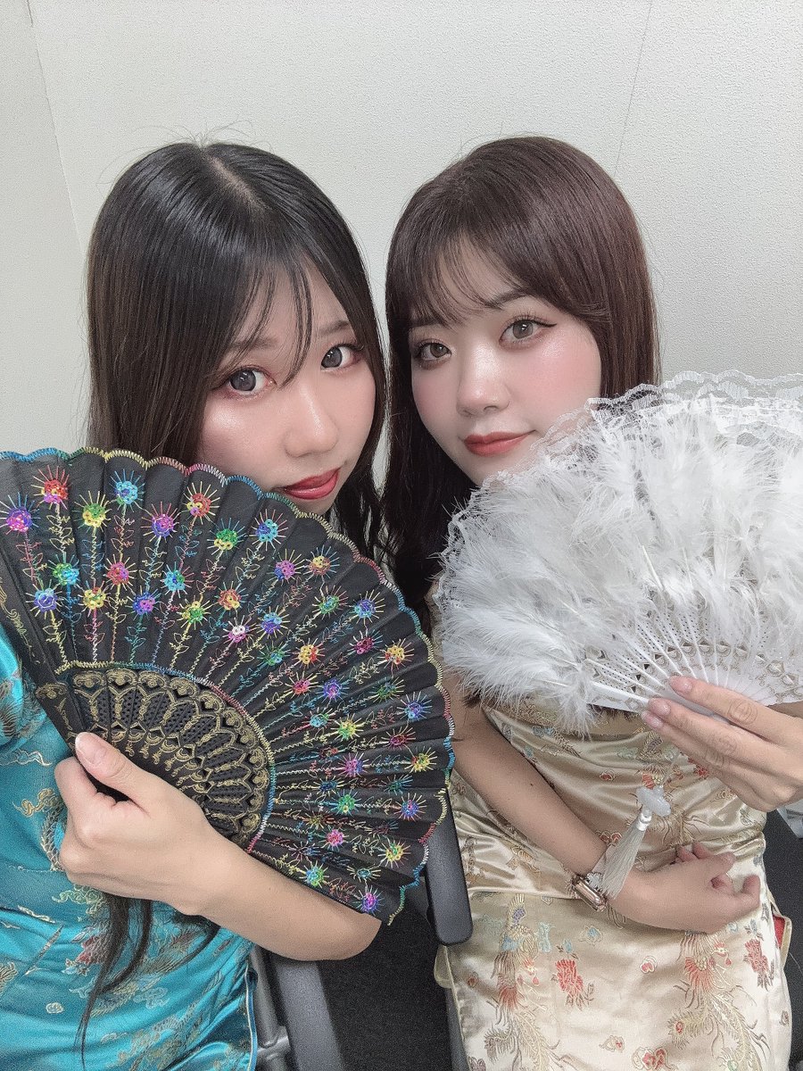 chuluyun's tweet photo. 久しぶりにえみりんと一緒にお仕事したーっ🩷💜
仕事も休憩も全力だった😂
優しい店舗様で常連さんもたくさん話しかけてくれて、楽しくてずーっと笑ってたよ(∩*´꒳`*∩)
お話ししてくださったみなさんありがとうございました🐰❕

大阪の店舗あんまりはいらないから、新鮮だったな🤭 https://t.co/ZB0ihRlons